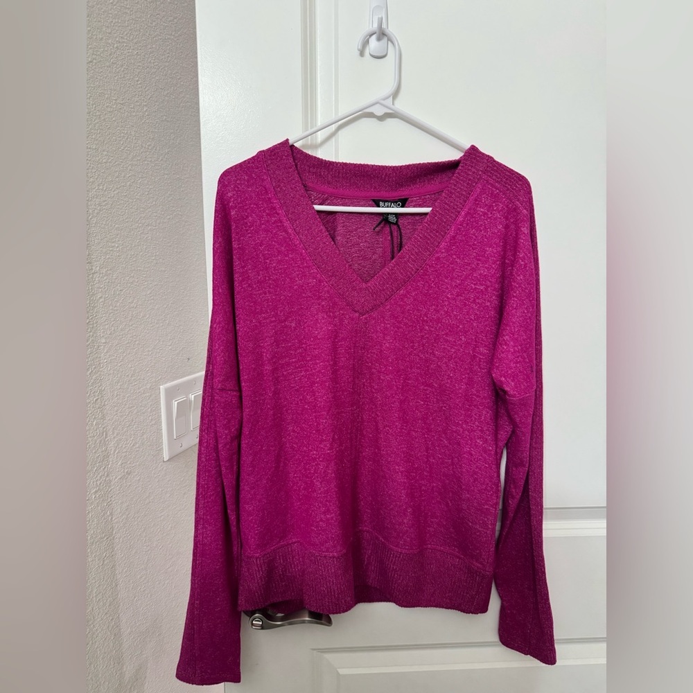 Buffalo Woman’s Pink V-Neck Sweater NWT